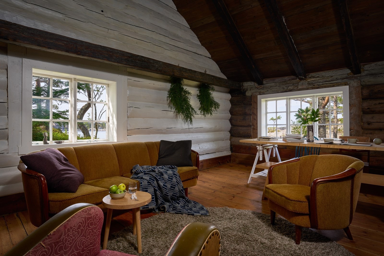 - Stuen er et fantastisk oppholdsrom og samlingssted for hele familien - Galleribilde