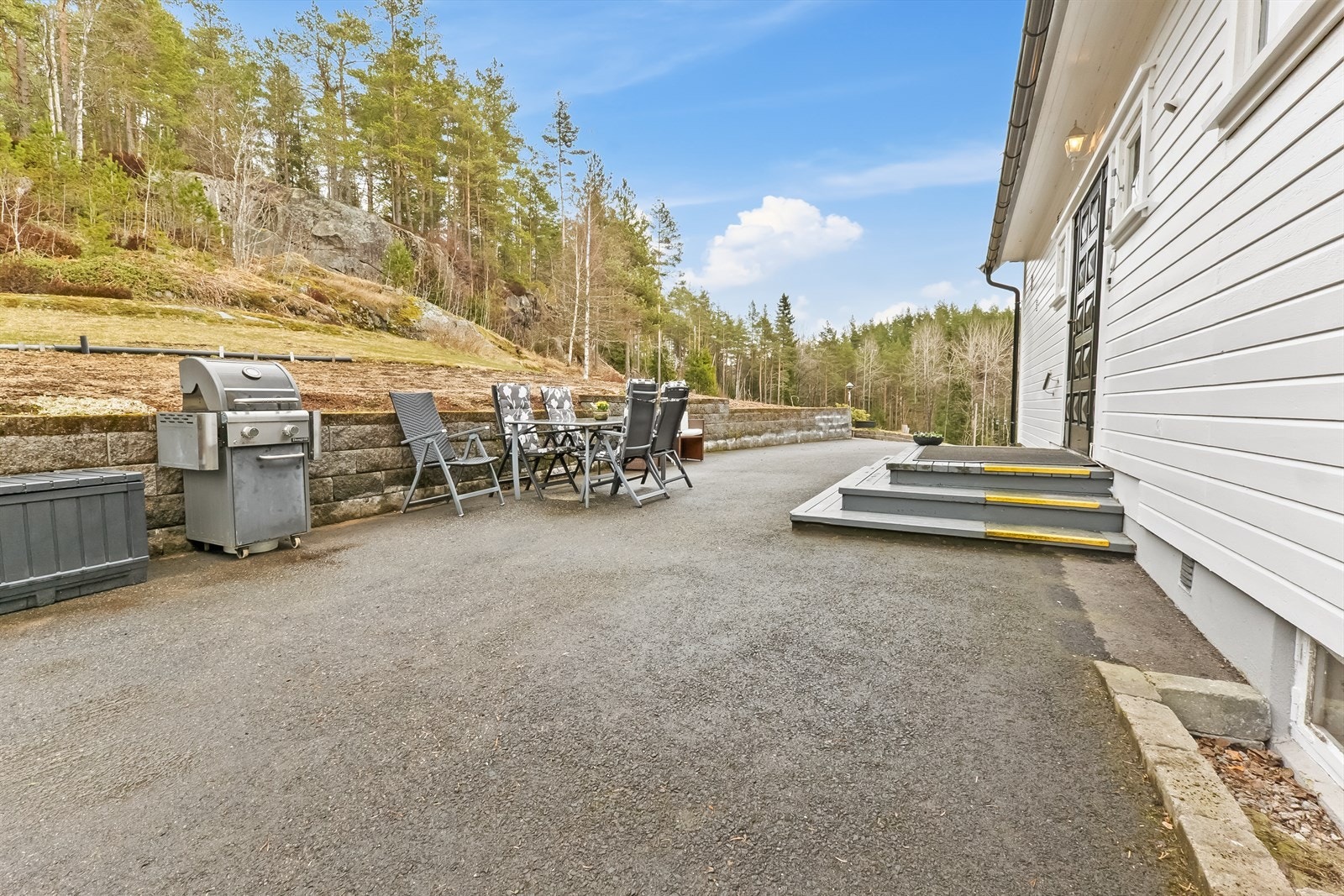 Tomtestørrelse: 1 996 kvm Galleribilde