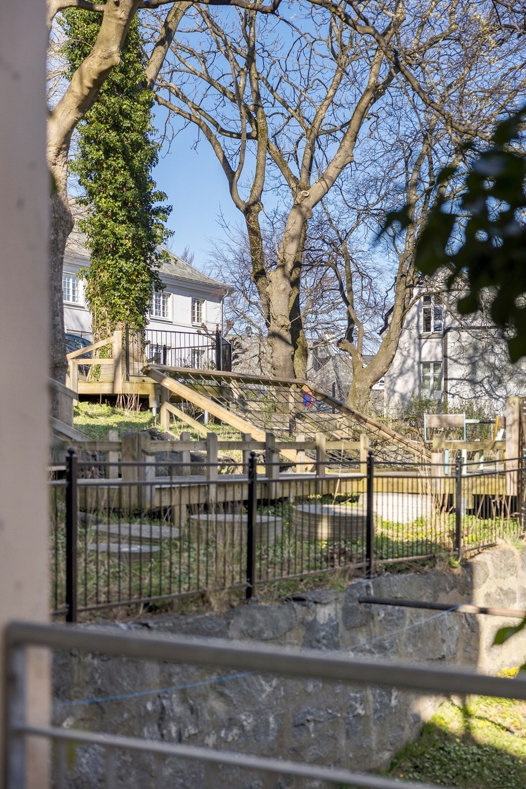 Og nærmeste nabo er Helleborgparken. Galleribilde