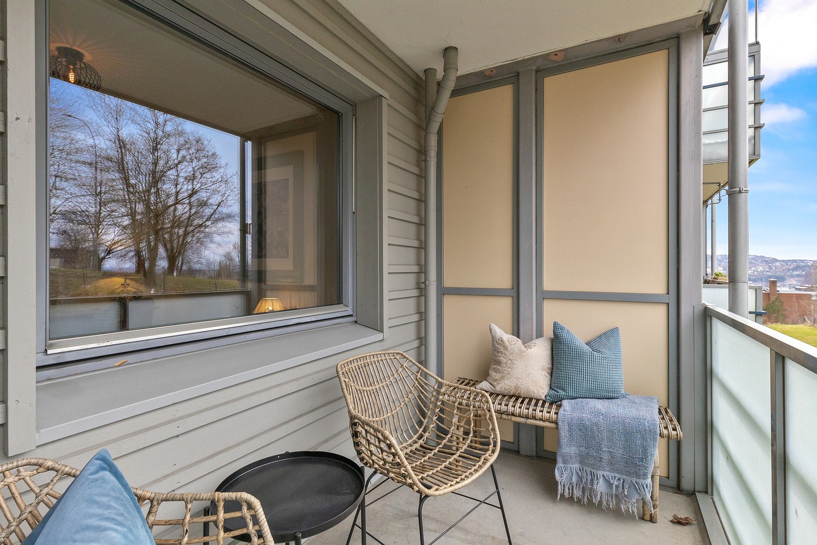 Boligen kan friste med både en åpen balkong og en innglasset balkong - begge vendt mot vest, slik at du får maksimal glede av ettermiddags- og kveldssolen. Galleribilde