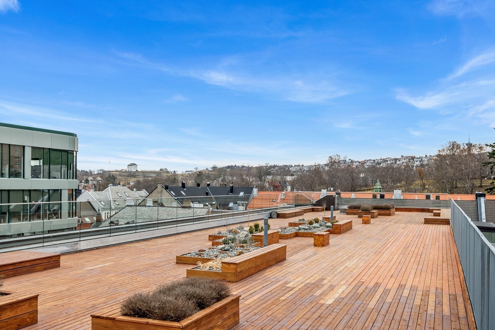 Sameiet har en felles takterrasse med fantastiske solforhold og god utsikt. Galleribilde