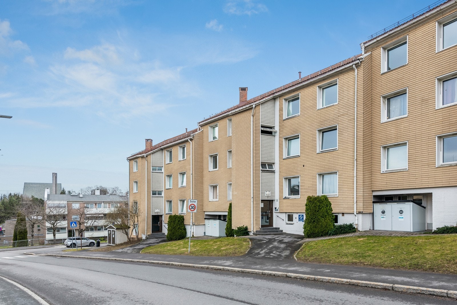 Sentral beliggenhet på Ryen med nærhet til butikker, treningsentre, buss og t bane. Galleribilde