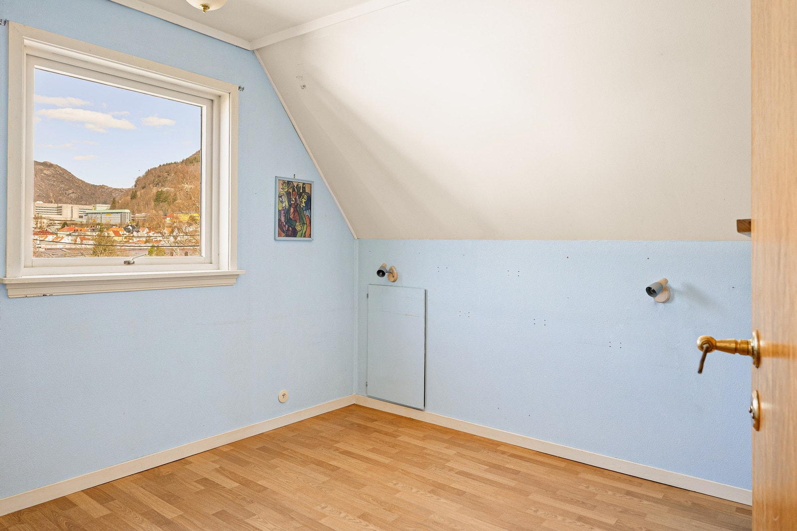 Soverom 1 måles til ca. 10 kvm. Galleribilde