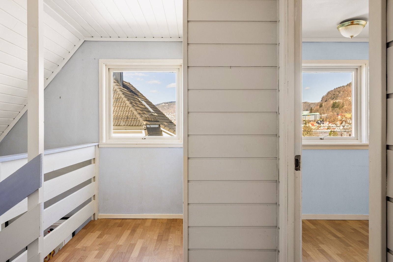 Denne etasjen består av 3 soverom hvor alle er av god størrelse. Galleribilde