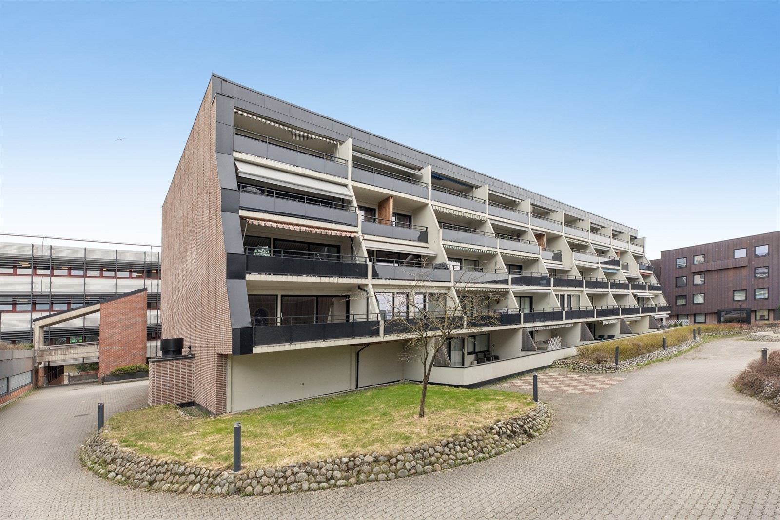 Leiligheten ligger i byggets 2.etasje. Galleribilde