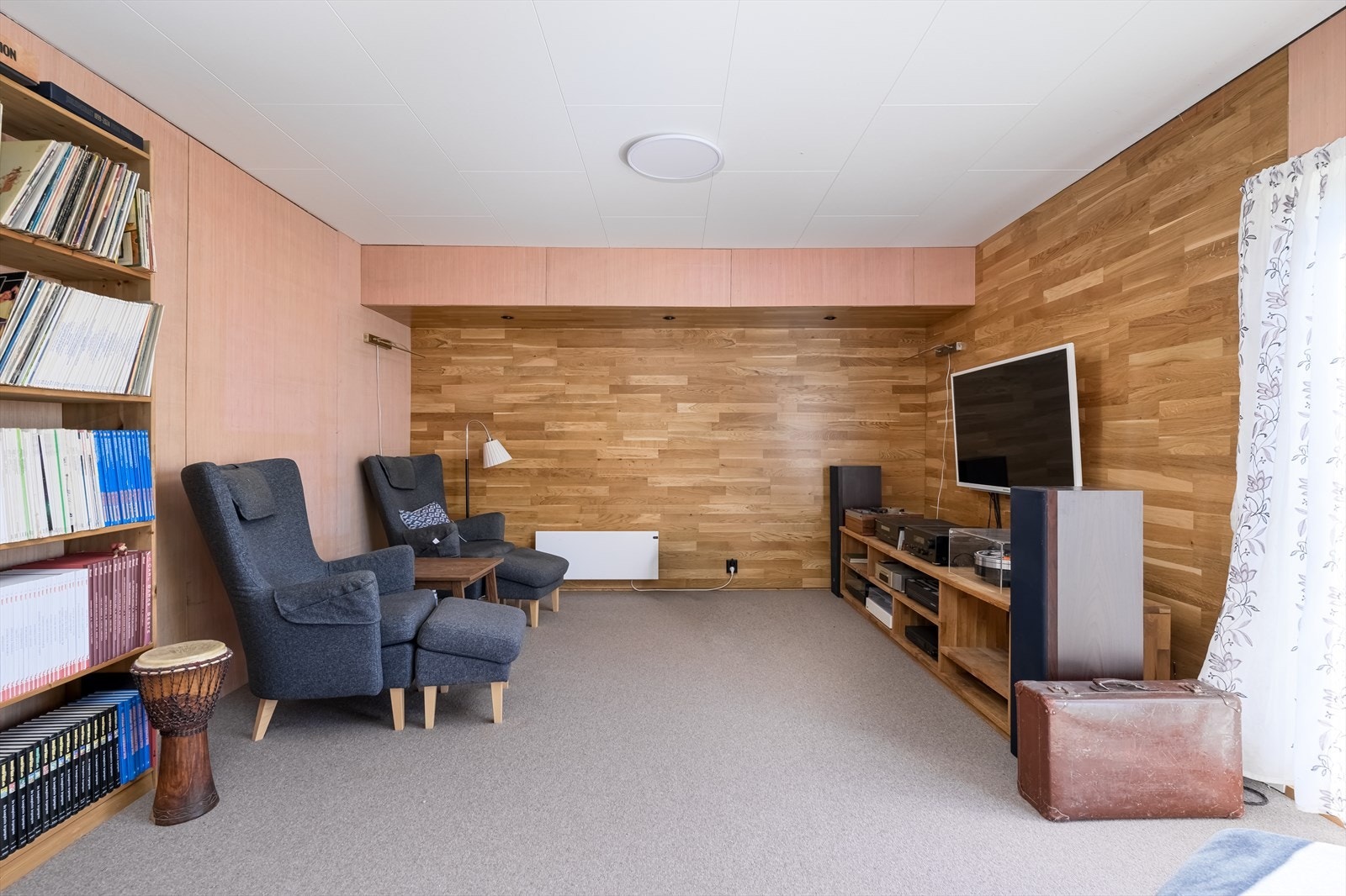 Næringsbygg Stue 01. Bruksendring ikke godkjent. Galleribilde