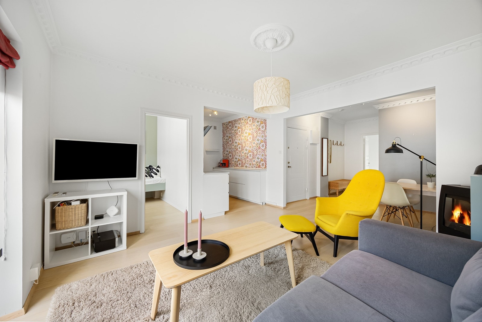 Leiligheten ligger flott til i byggets øverste etasje med gjennomgående planløsning og flotte lysforhold. Foto: Marit Andersen. Galleribilde