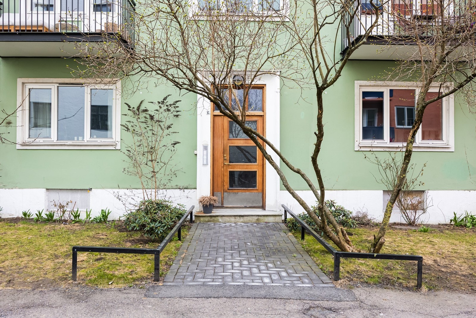 Inngangsparti. Galleribilde