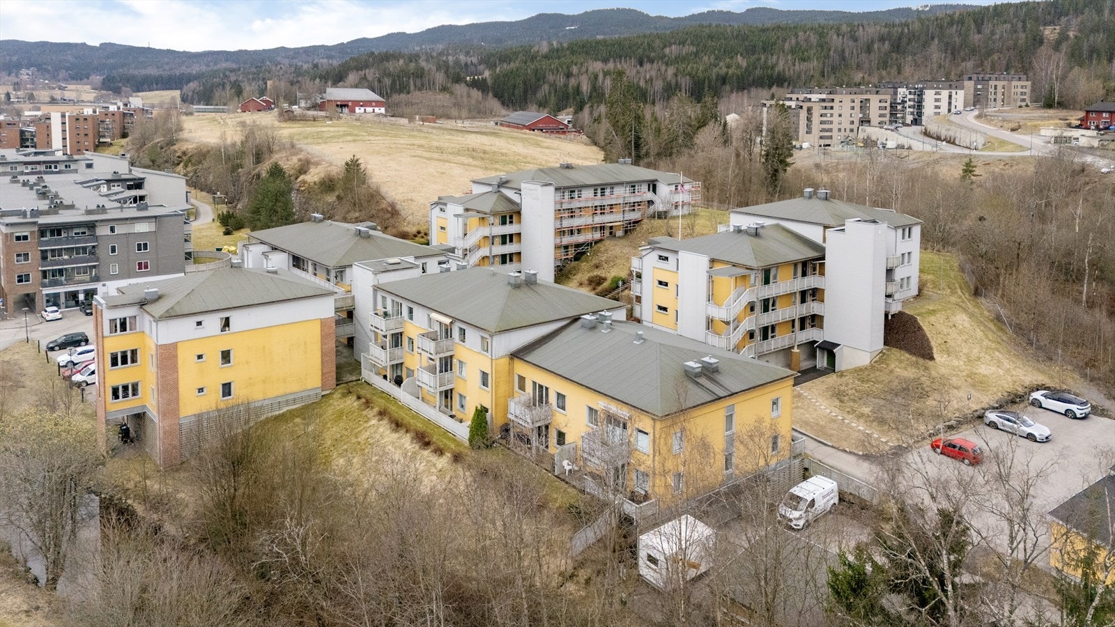 Borettslaget har en rolig og tilbaketrukket beliggenhet, samtidig som det er sentralt. Galleribilde