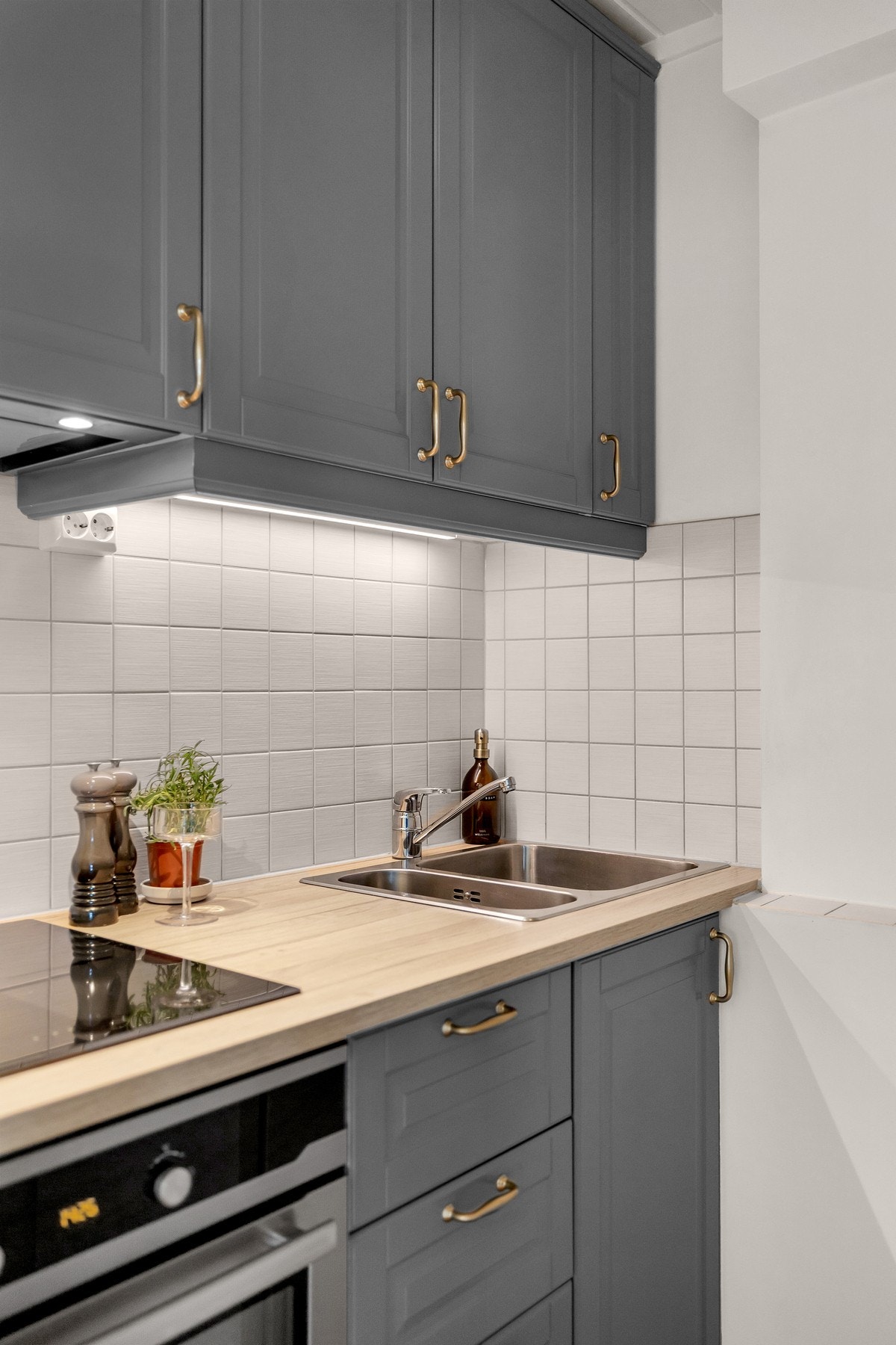 Godt med skap- og benkeplass Galleribilde