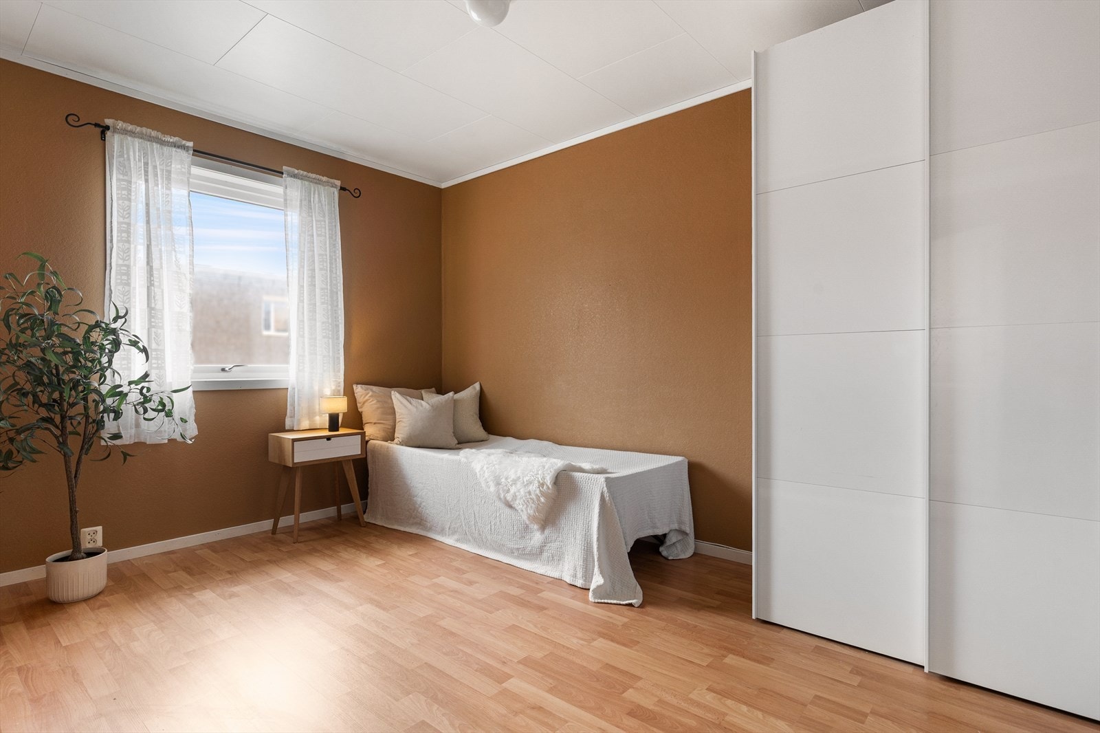 Leiligheten har to gode soverom på hovedplanet. Galleribilde