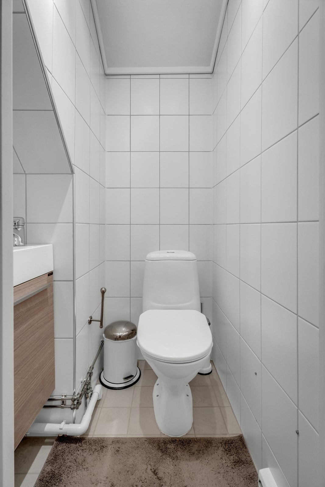 Praktisk, separat toalettrom i andre etasje, pusset opp i 2009. Galleribilde