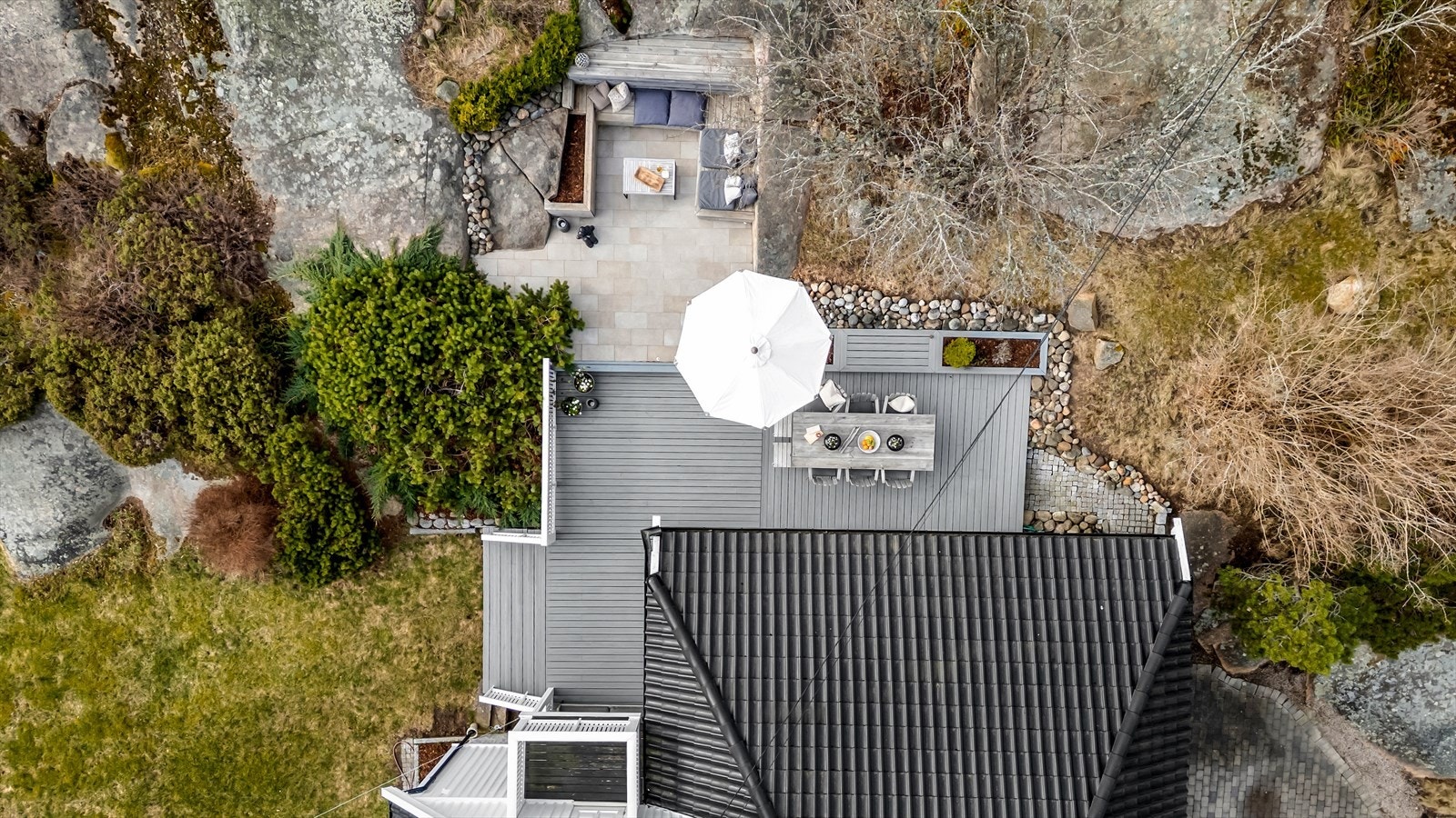 Oversiktsbilde som viser terrassens utforming og plassering. Galleribilde