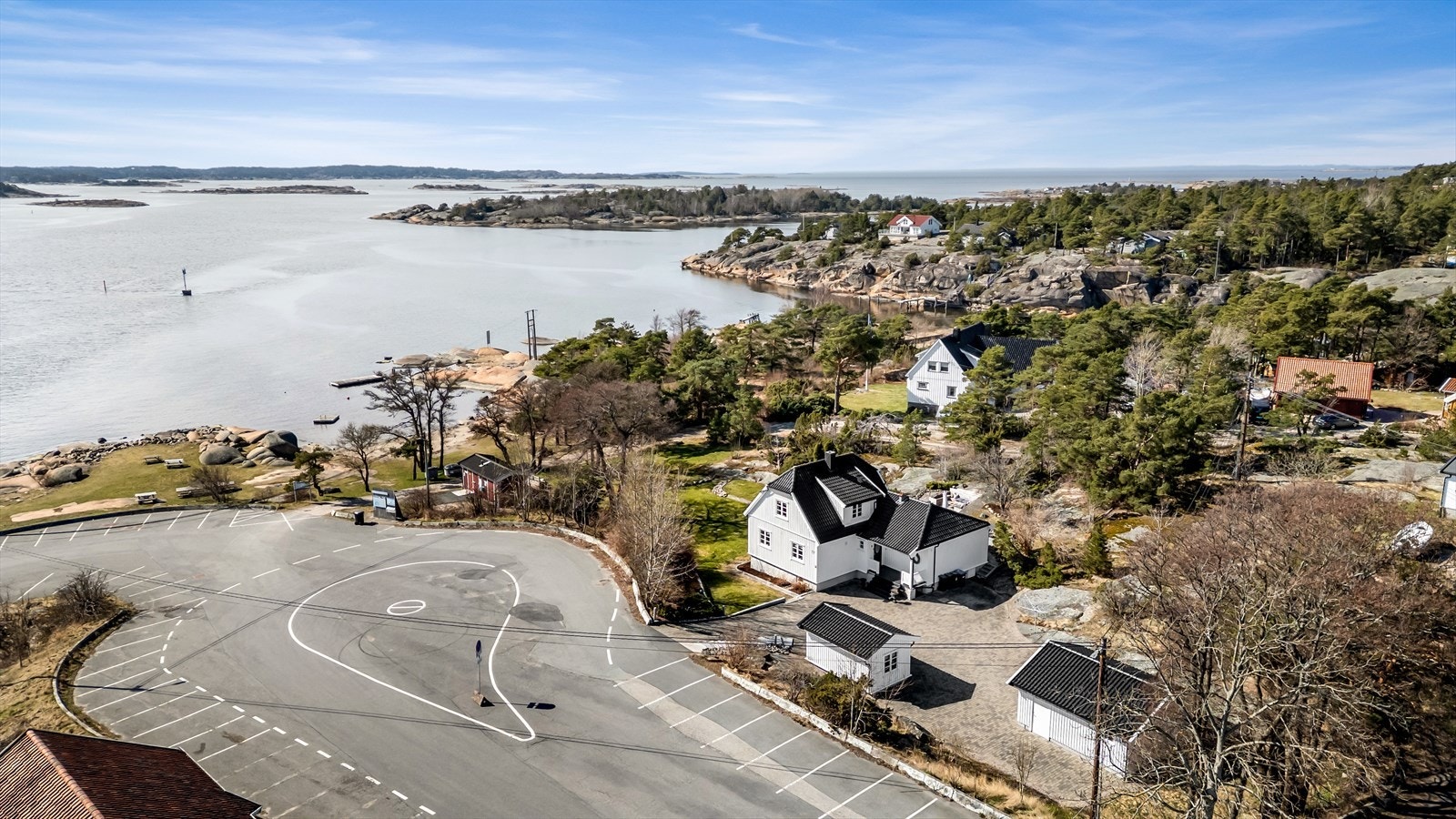 Nærhet til sjøen og fine turområder. Galleribilde