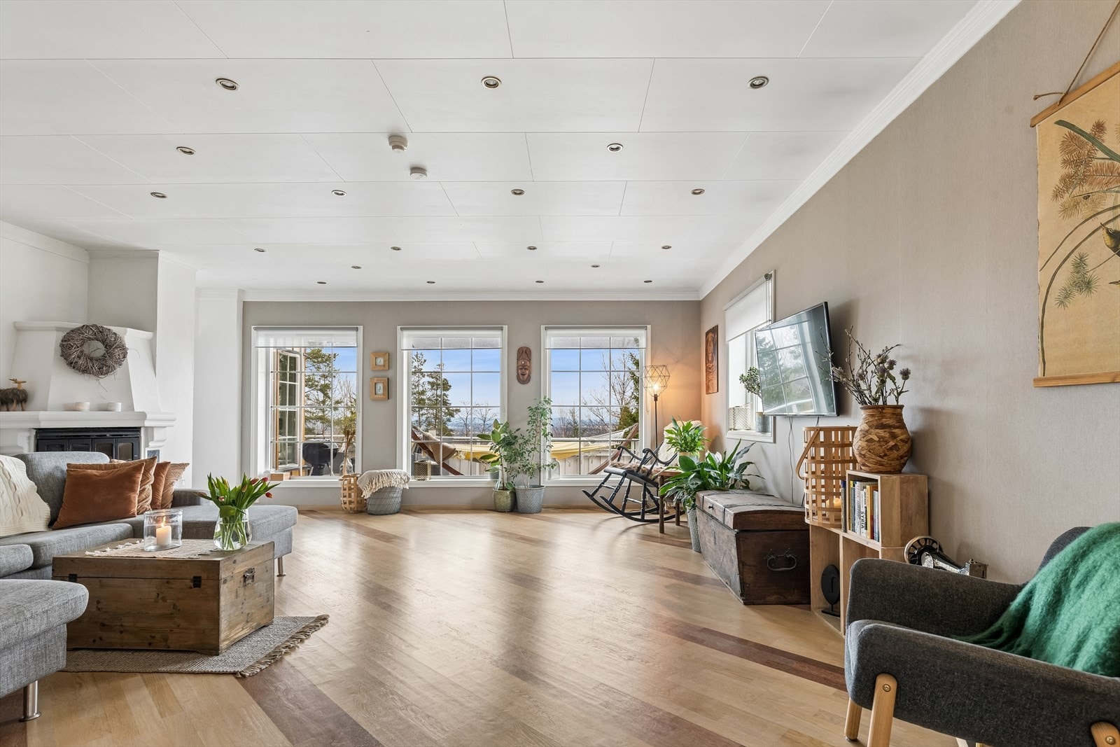 God plass til flere sittegrupper. Galleribilde