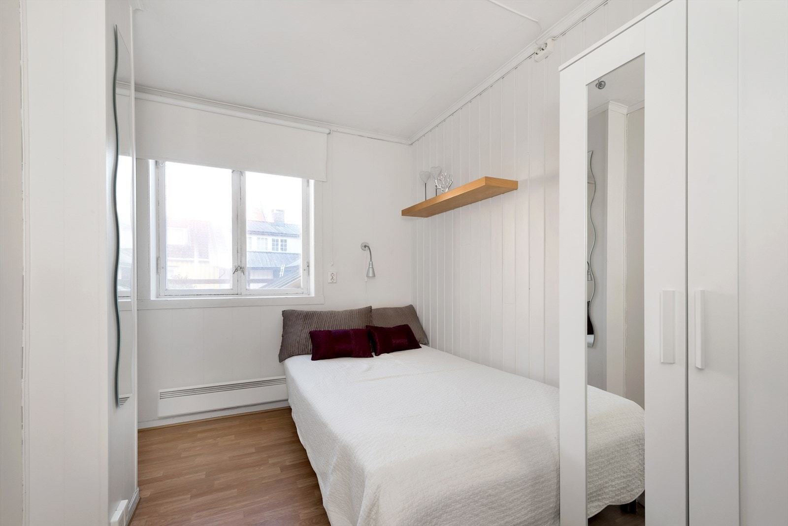 Det tre rommene innredet som soverom måler hhv. 7,5, 7 og 9,5 m². Bildet er fra rommet på 7,5 m². Galleribilde