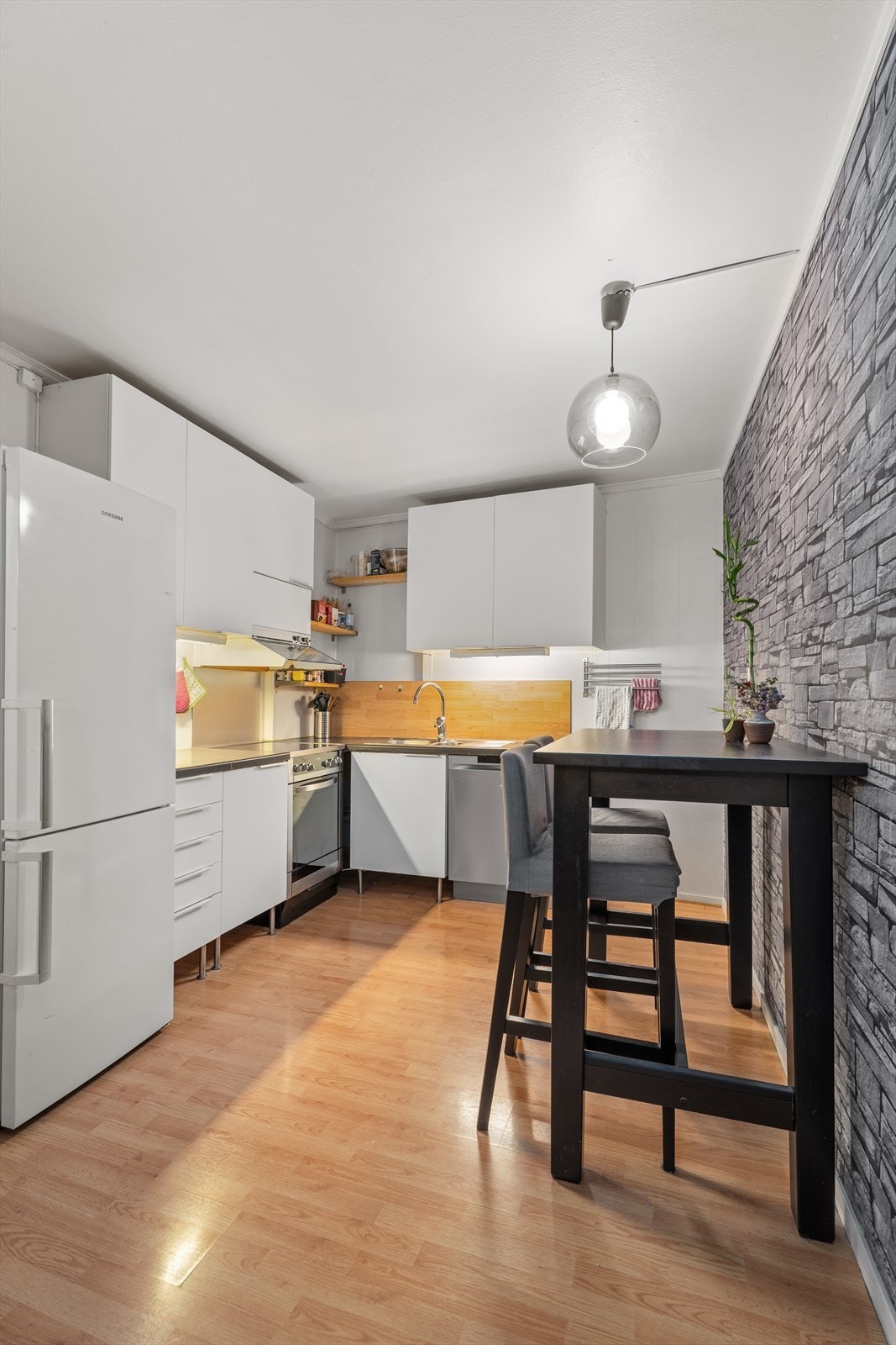 Rommene måler totalt 19m². Galleribilde