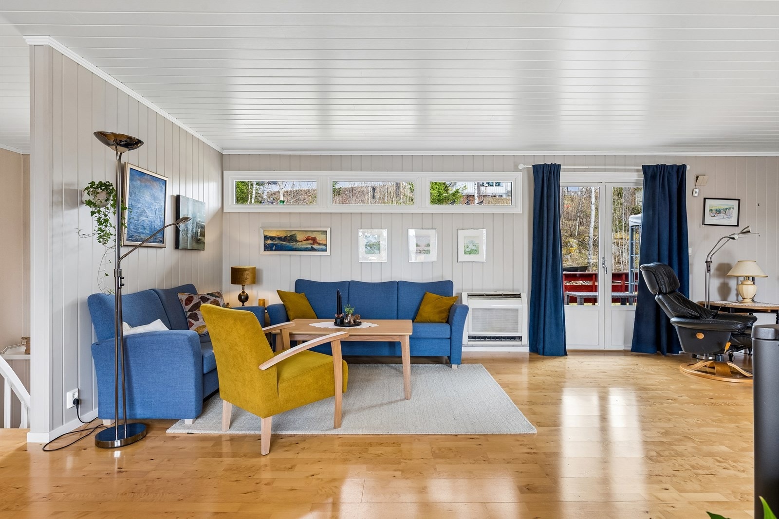 Det er god plass til flere sittegrupper. Galleribilde