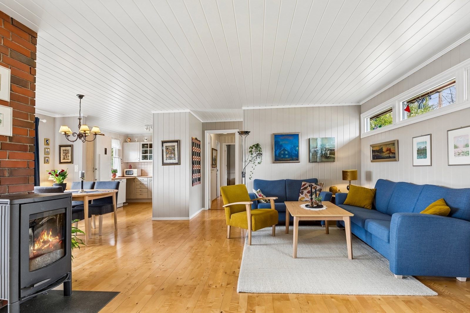 Stuen oppleves som åpen og innbydende. Galleribilde