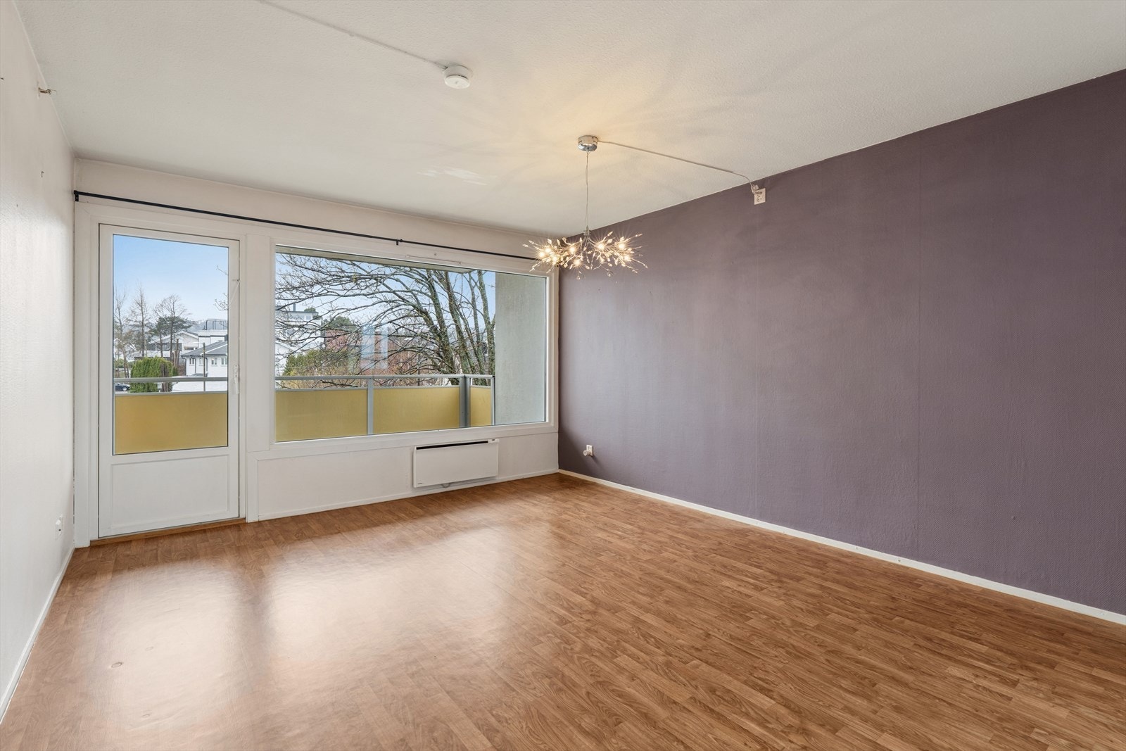 Slitesterkt belegg på gulv og malte, slette vegger Galleribilde