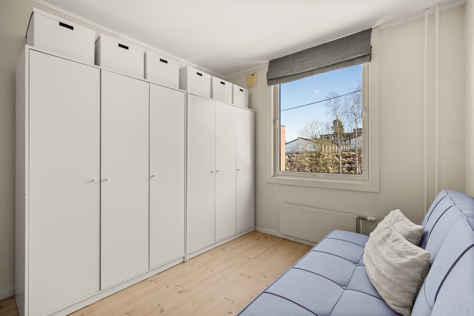 Det andre soverommet har god plass til garderobeskap og egner seg godt som barnerom, gjesterom eller kontor. Galleribilde