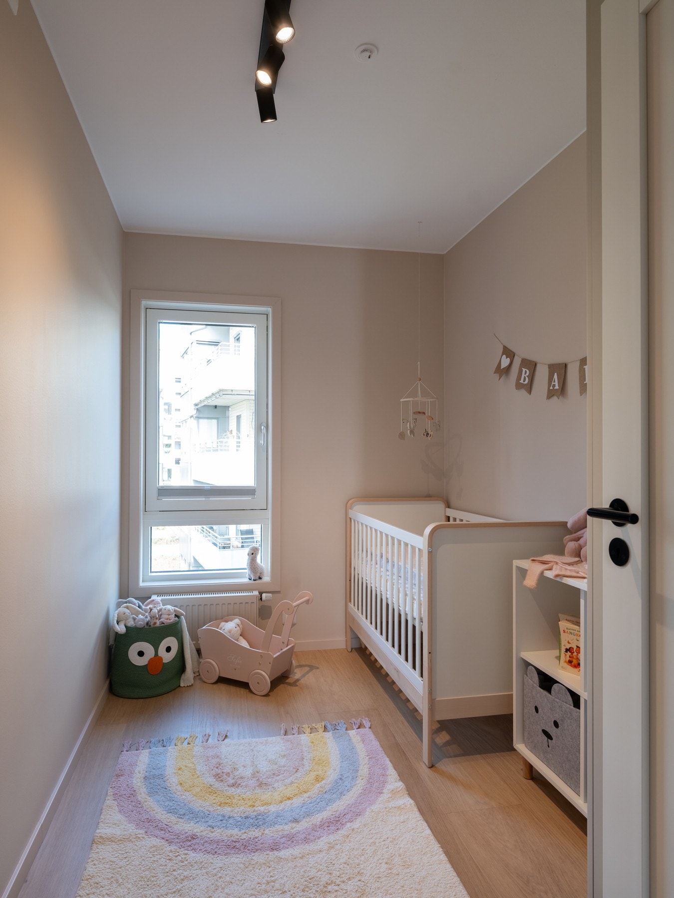Det tredje soverommet egner seg perfekt som barnerom, kontor eller gjesterom, - alt etter ønske og behov. Galleribilde