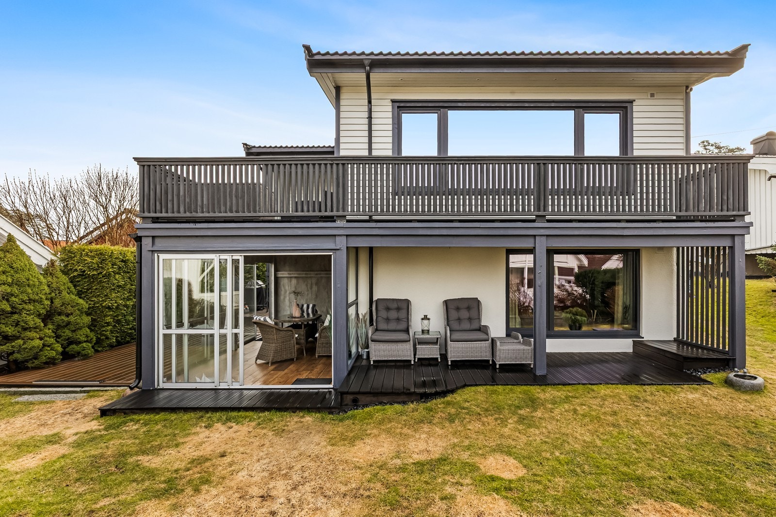 Boligen har en tiltalende arkitektur. Galleribilde