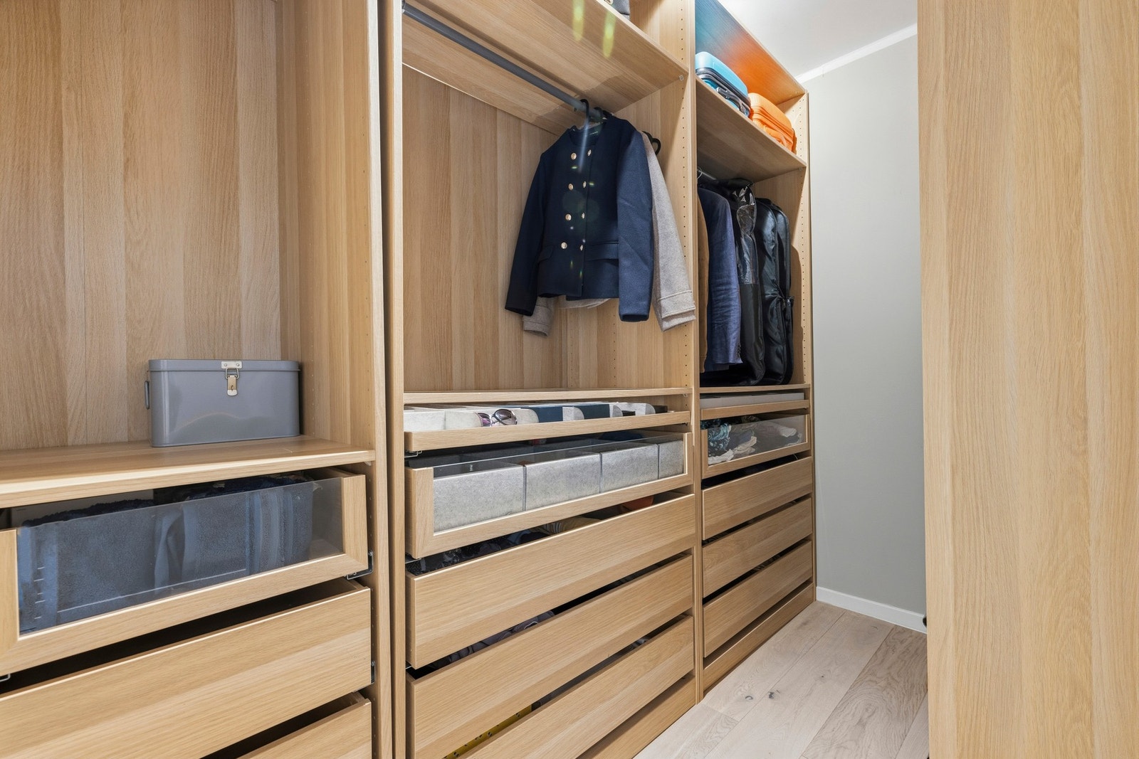 Nylig installert IKEA PAX walk-in september 2023, i følge selger Galleribilde