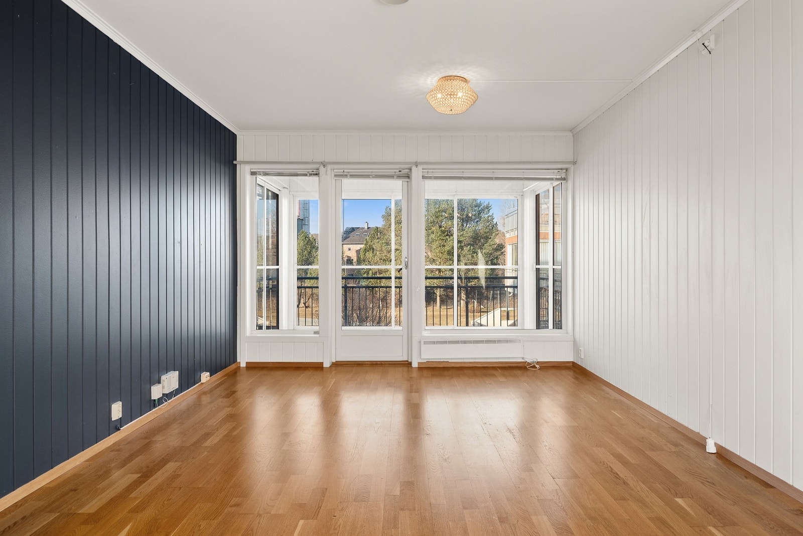 Her presenteres en romslig 2-roms på 49m² BRA - i oppført i 2006. Galleribilde