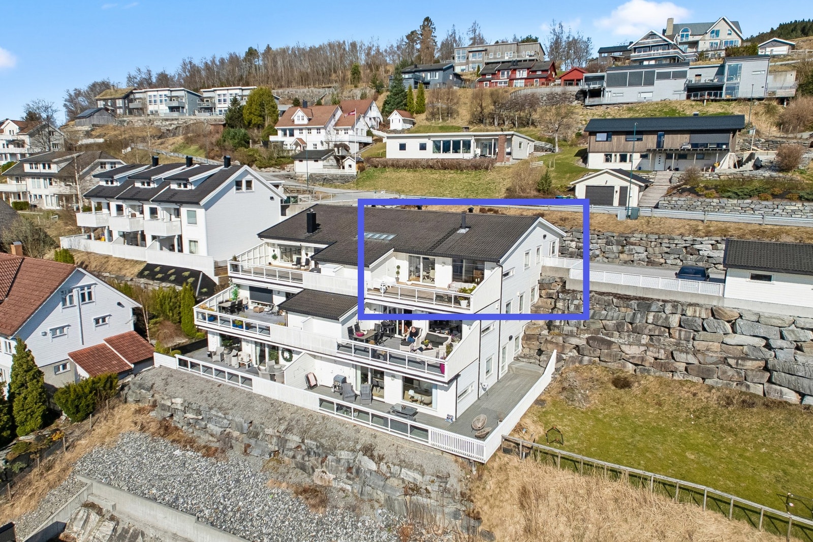 Leiligheten ligger i øverste etasje med trappefri adkomst. Galleribilde