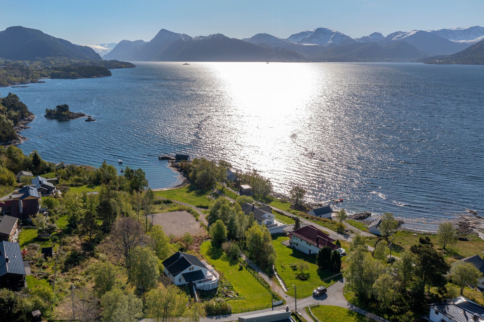 - som for eksempel Skråvika som ligger en kort spasertur unna. Galleribilde