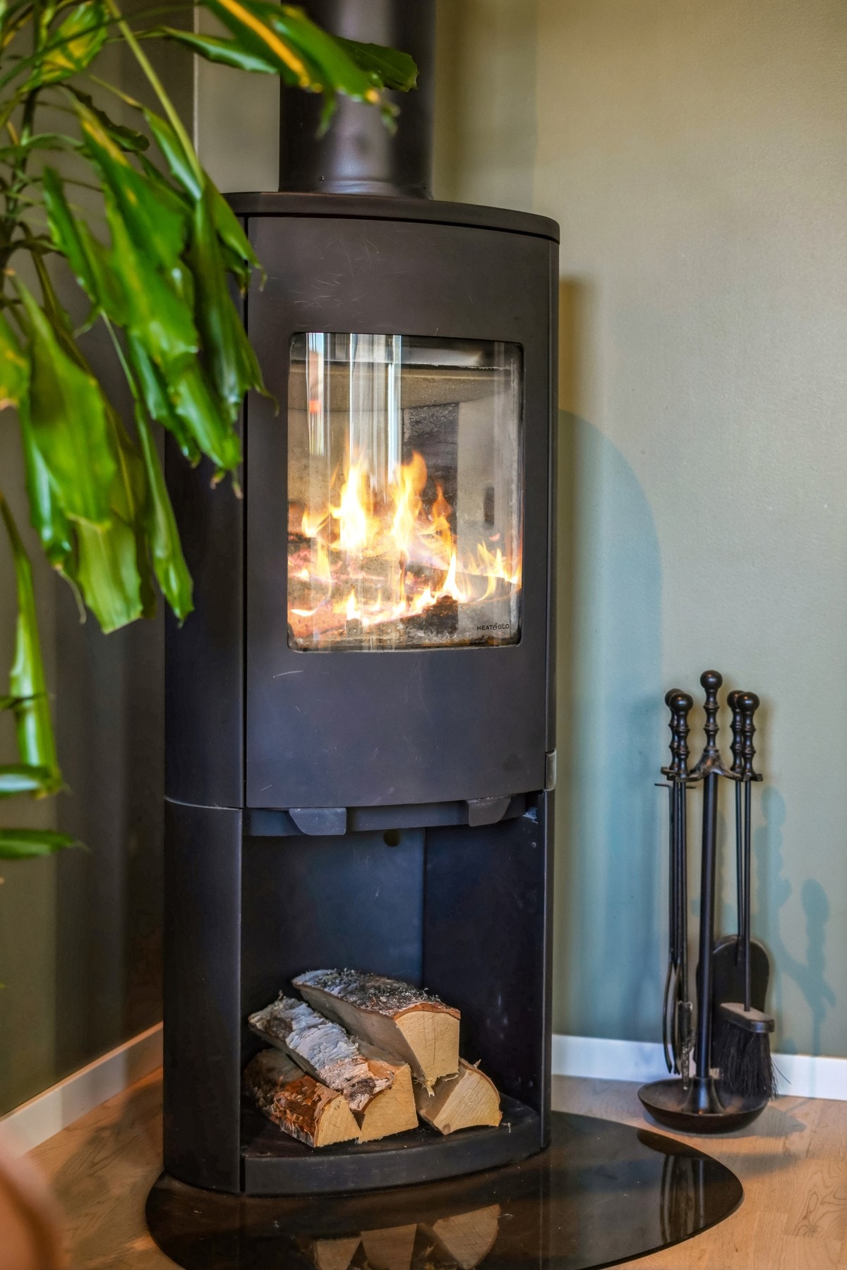 - og vedovnen som gir både god varme og hygge. Galleribilde