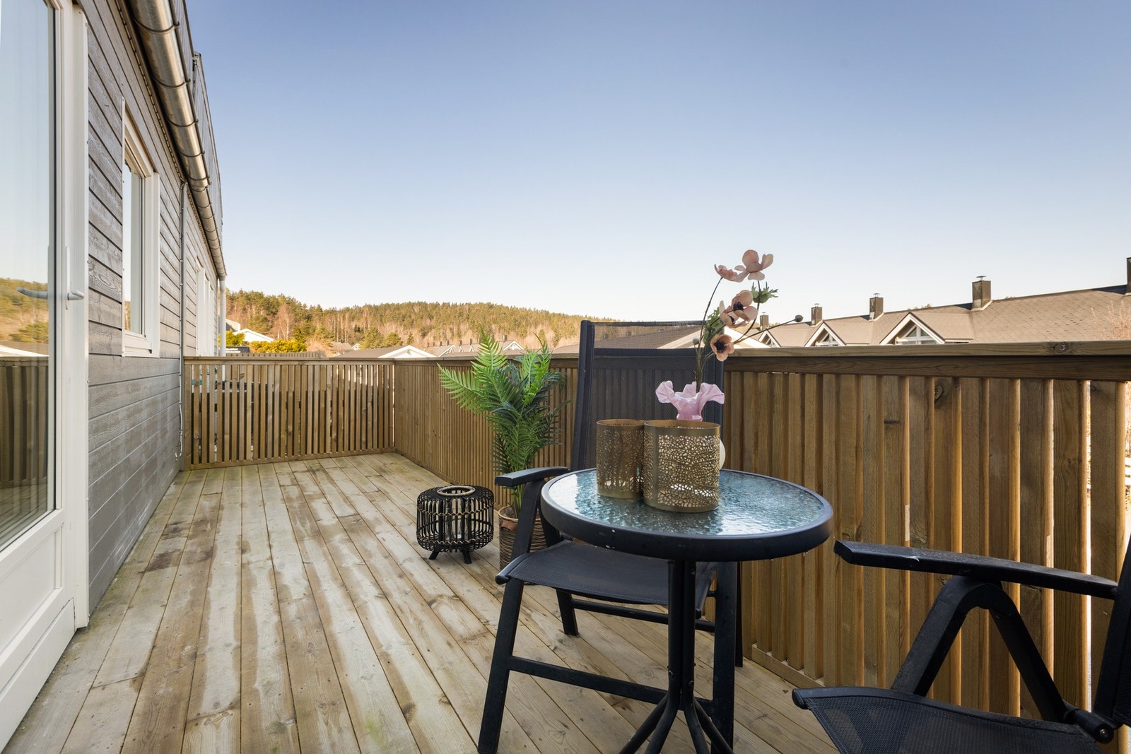 En perfekt plass for ekstra sitteplasser og grilling med familien. Galleribilde