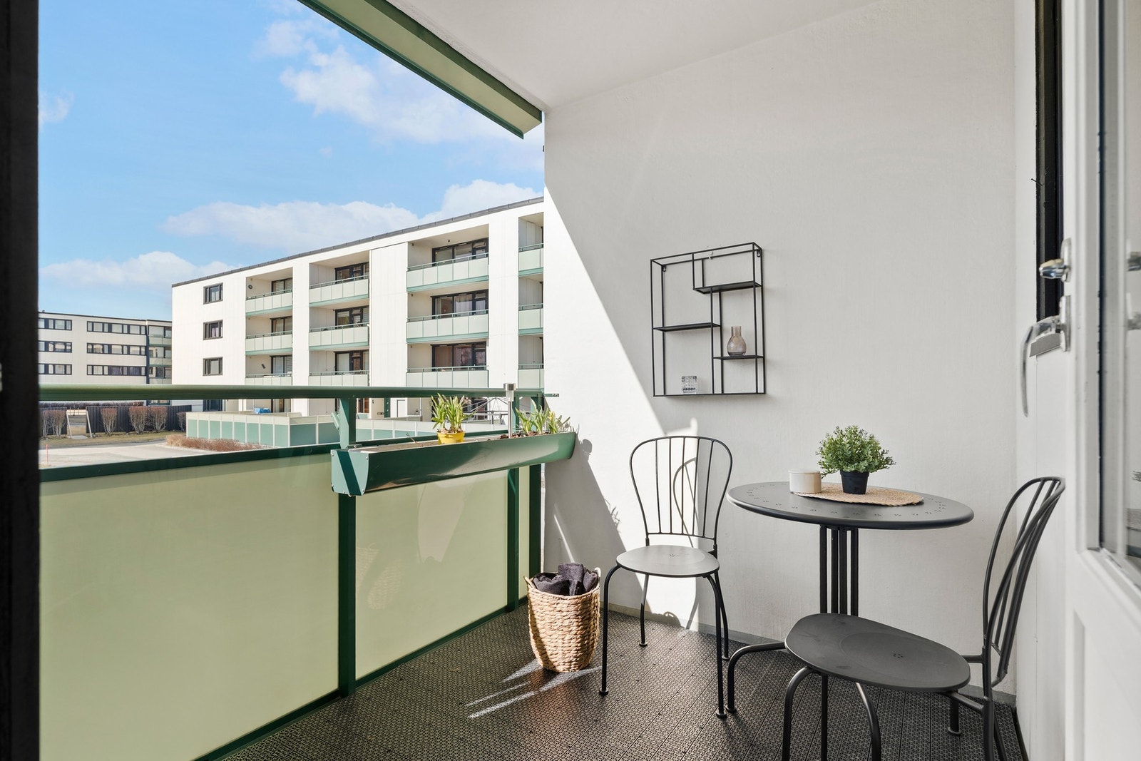 Fra stuen er det utgang til en solrik balkong på 4 m². Galleribilde