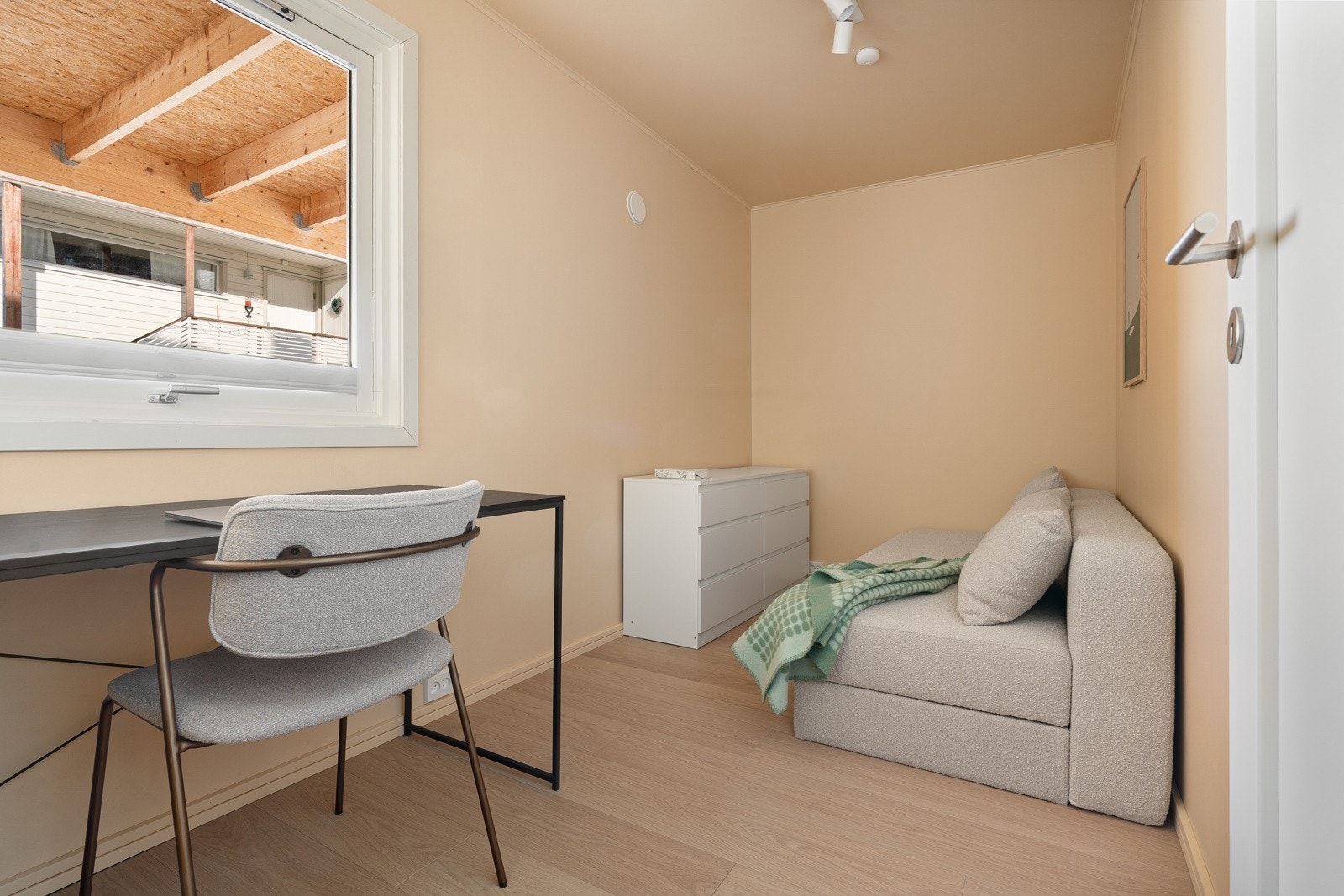 Med tre soverom har man flere bruksmuligheter som gjesterom, hjemmekontor eller treningsrom - Alt etter behov!