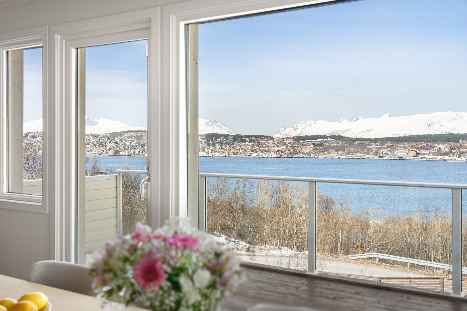 Velkommen til Månevegen 14 - Presentert av Anders Karlstrøm