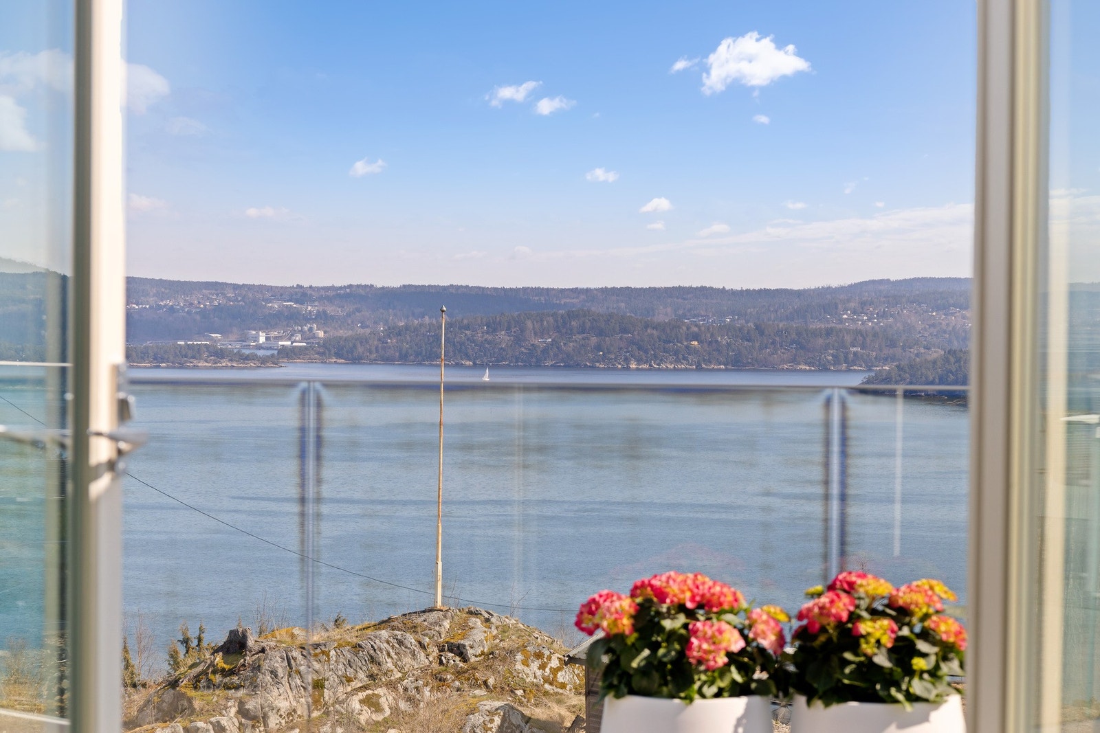 Utgang til takterrasse på 98 kvm fra loftstuen Galleribilde