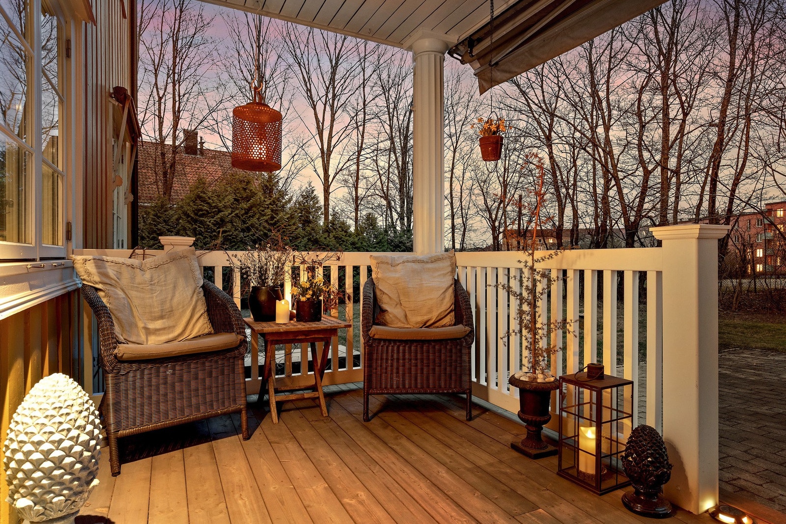 Kveldsbilde terrasse. Galleribilde