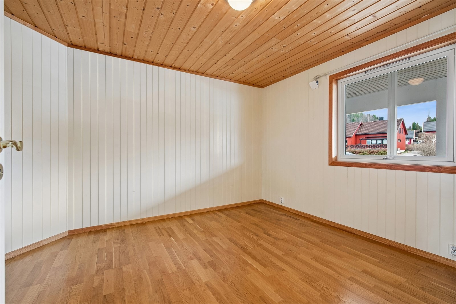 Det andre soverommet egner seg godt som barnerom, gjesterom eller kontor. Galleribilde
