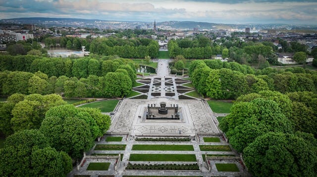 Frognerparken med Vigelandsparken i kort gangavstand. Helt unik i bybildet Galleribilde