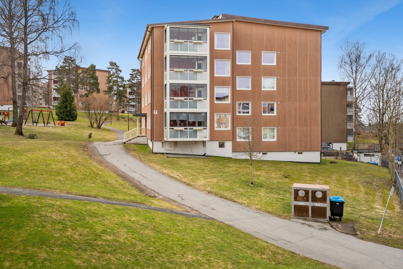 Leiligheten disponerer to boder for ekstra lagringsplass, en på loftet og en i kjelleren. Galleribilde