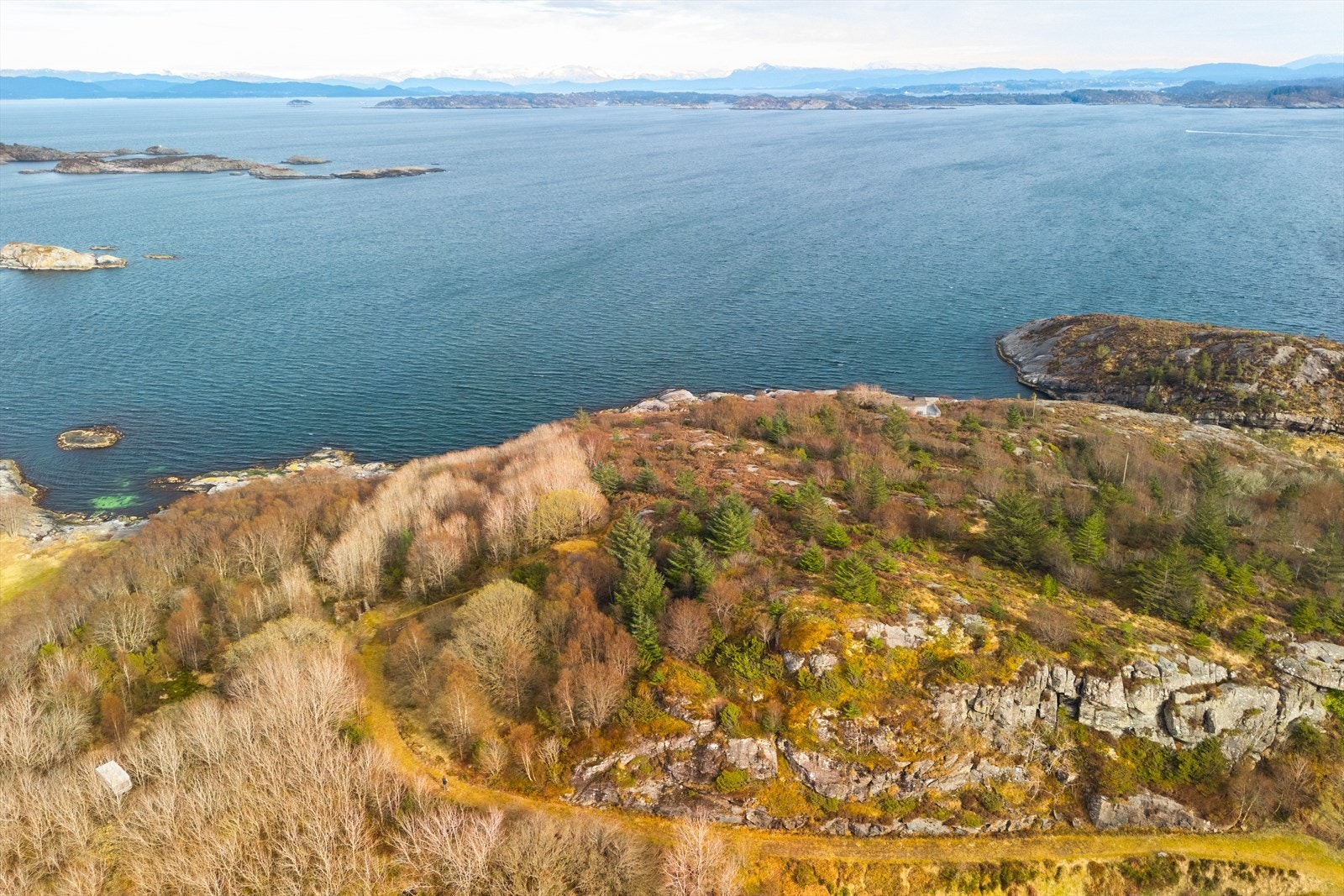 Aktiv Eiendomsmegling v/ Anna Hjelle ønsker velkommen til Stålhaugen på Toftarøy! Galleribilde