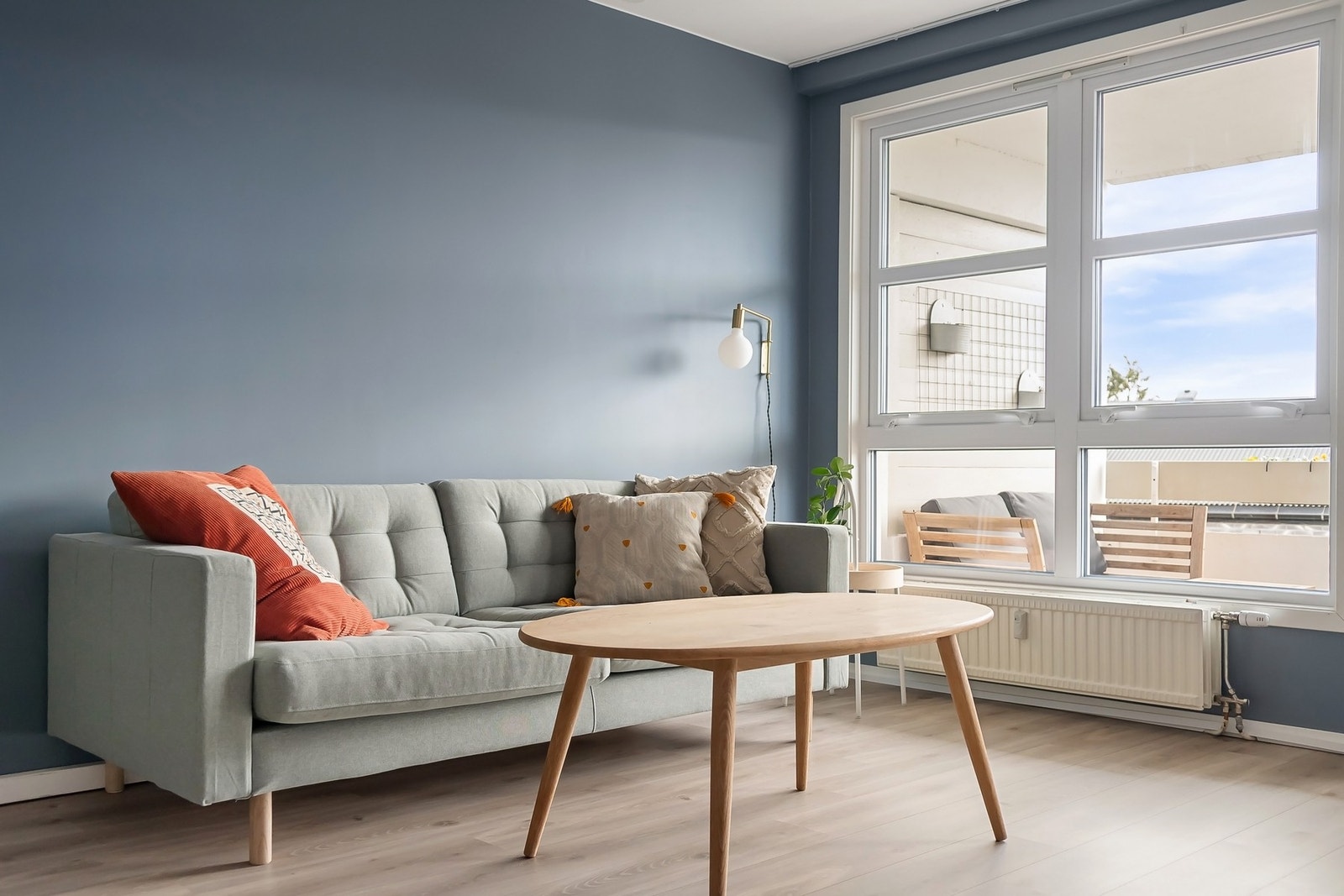 Leiligheten varmes opp med vannbåren fjernvarme via radiatorer Galleribilde