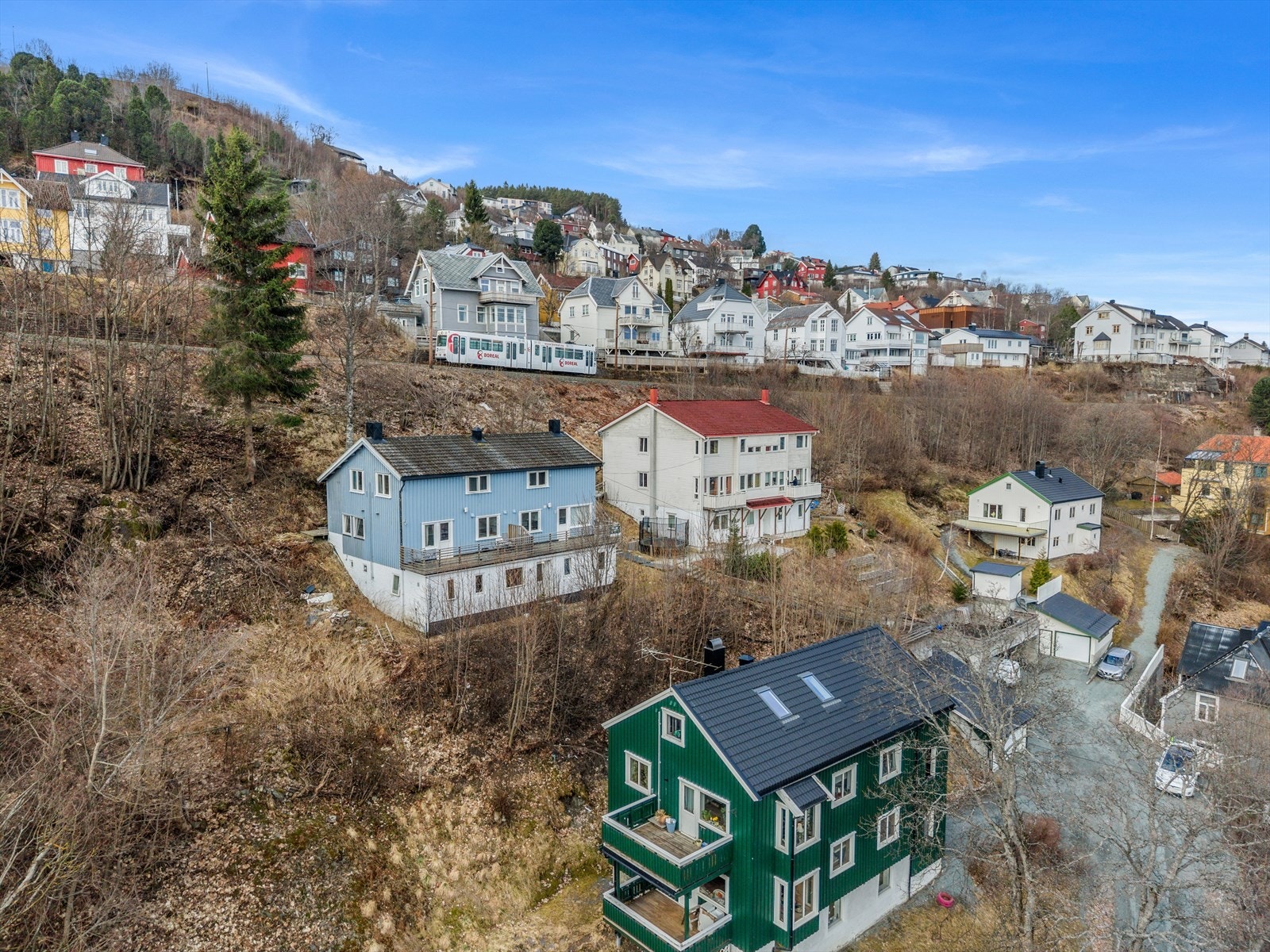 Leiligheten ligger i et sentralt og attraktivt område på Marienborg, med kort vei til både Midtbyen og populære Ila. Galleribilde