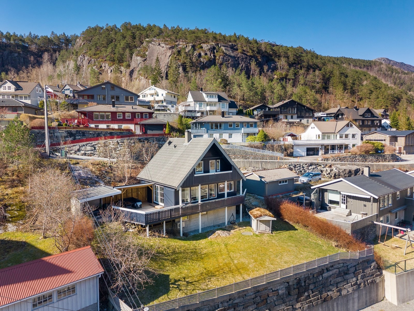 Velkommen til Eikestølen 29 presentert av Eiendomsmegler Norge v/Robert Stavenes Galleribilde