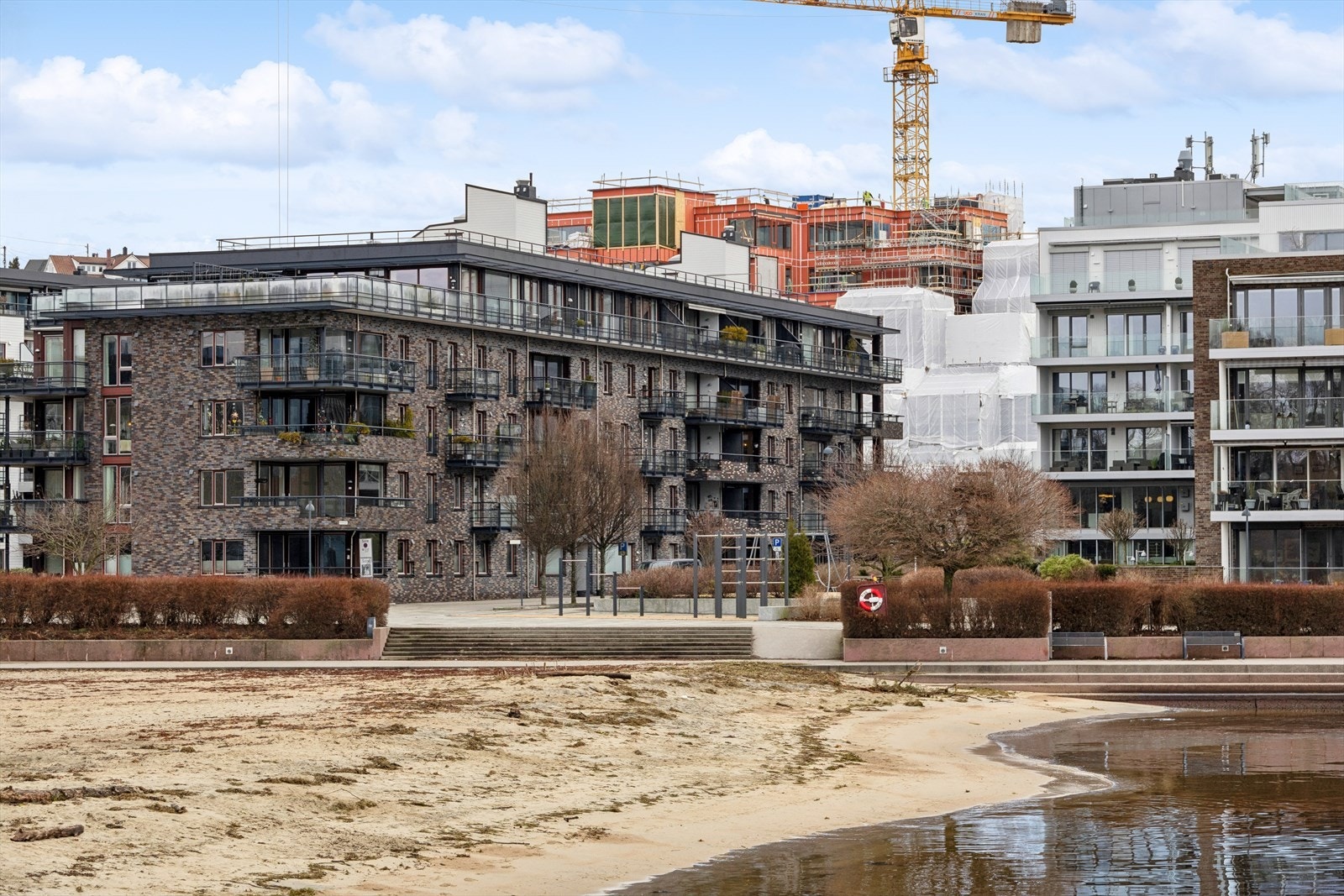 Dette er den perfekte leiligheten til deg som ønsker en sentral beliggenhet i et populært område med alle tilbud rett utenfor døren! Galleribilde