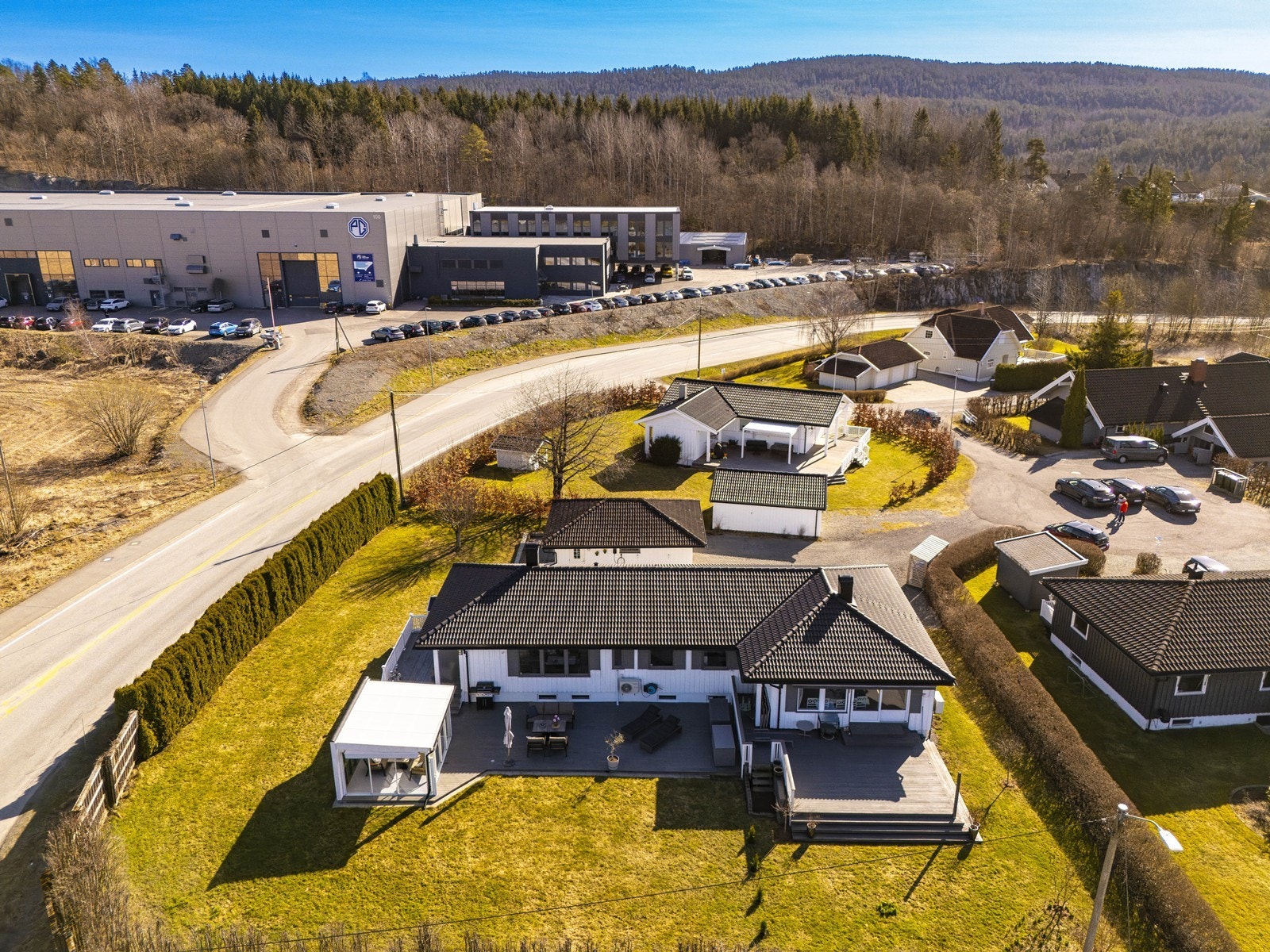 Nærhet til skog og mark gir gode turmuligheter rett utenfor døren. Galleribilde