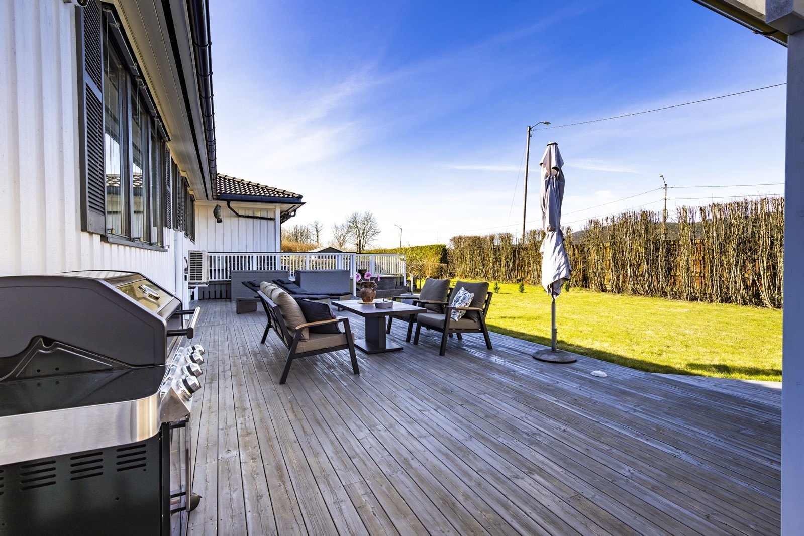 Det er god plass til å møblere i ønskede soner på terrassen. Galleribilde