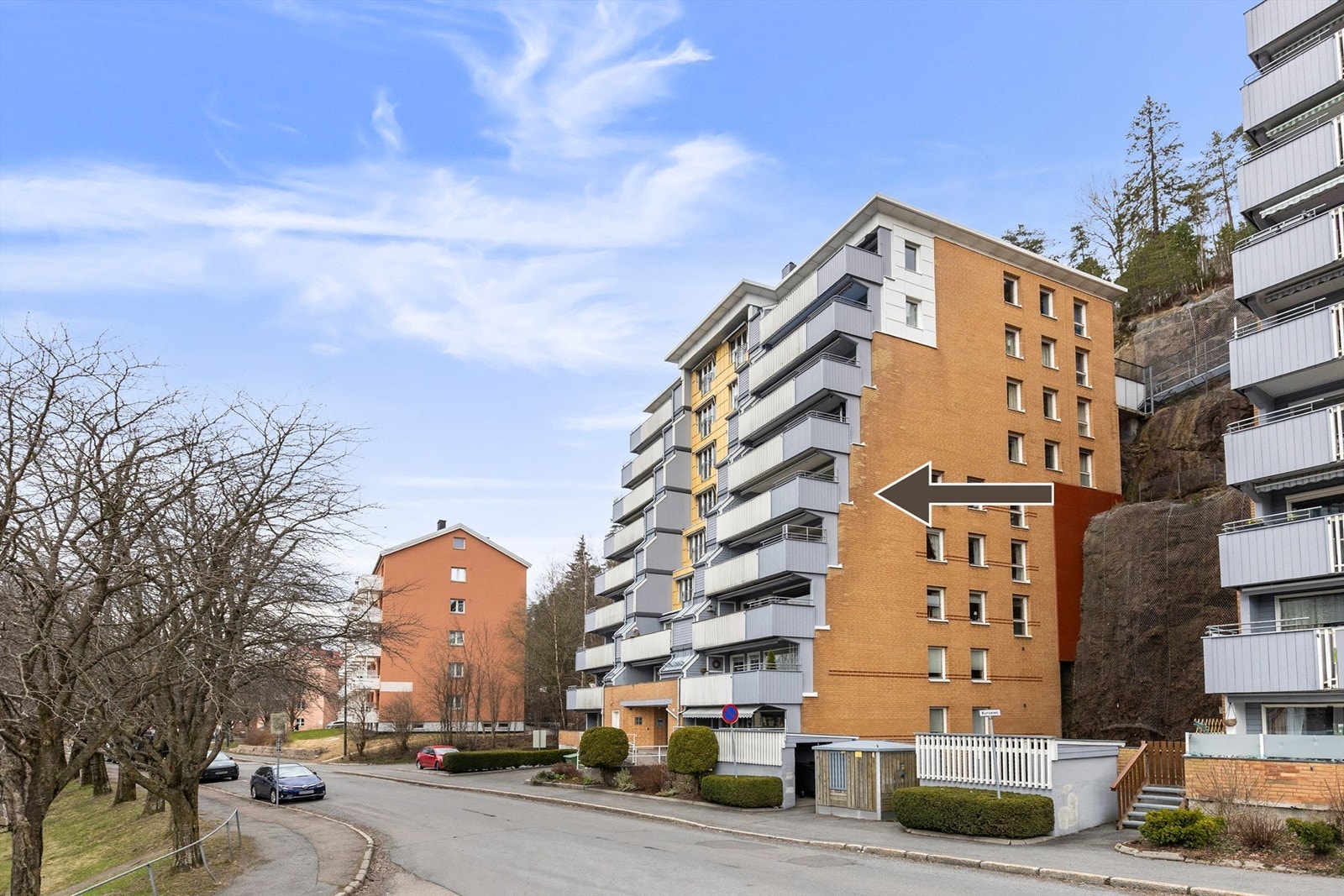 Leiligheten ligger fint og luftig til i byggets 5. etasje Galleribilde
