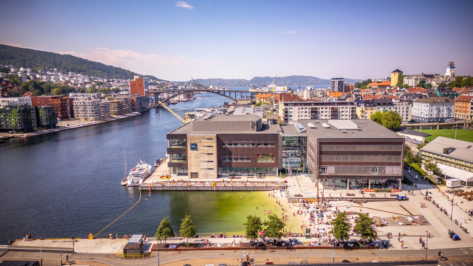 BI og rivieraen like ved Galleribilde